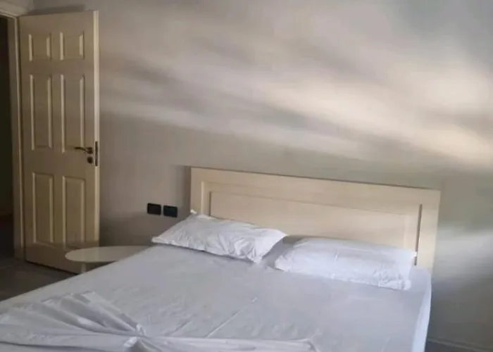 Apartment With 2 Sleeping Rooms And 2 Bathrooms