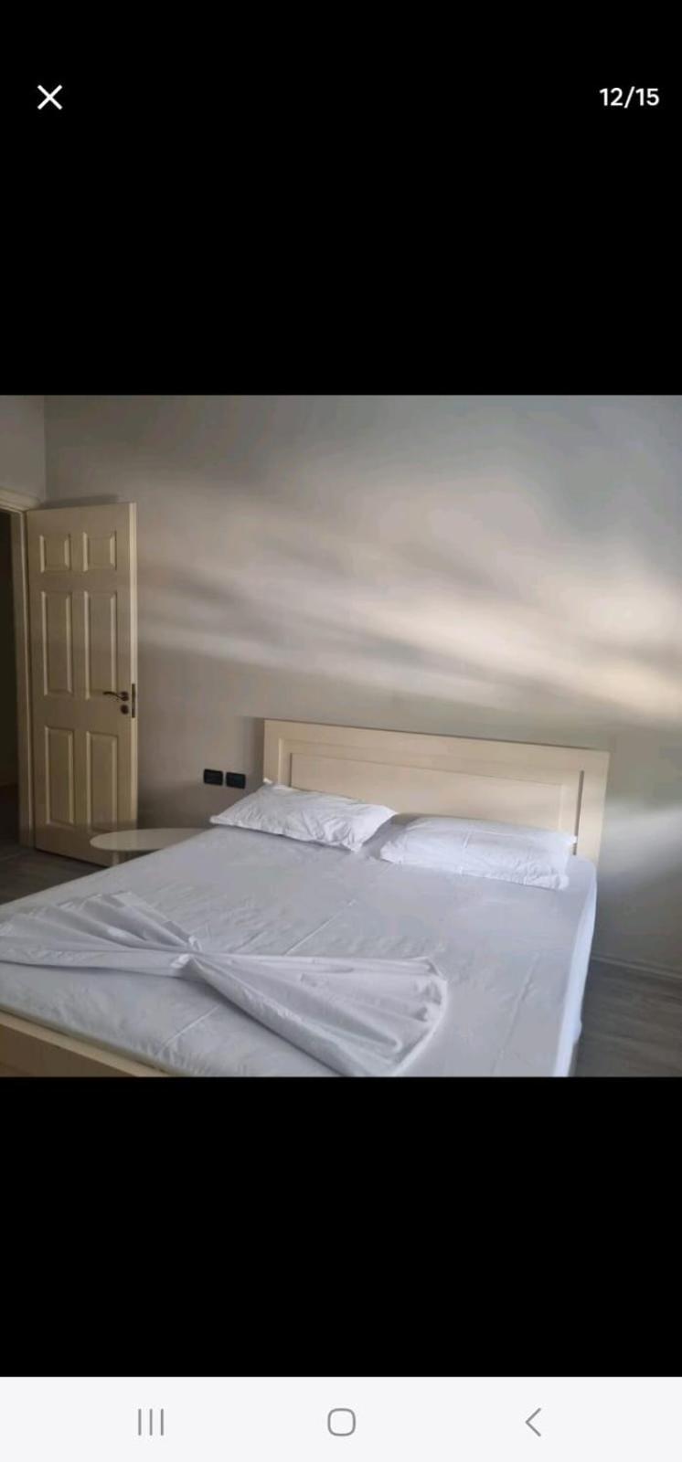 With 2 Sleeping And 2 Bathrooms *