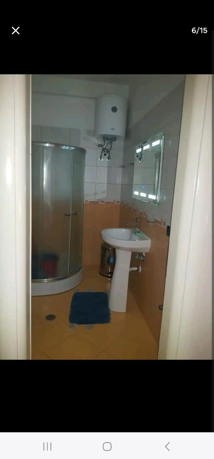 With 2 Sleeping And 2 Bathrooms
